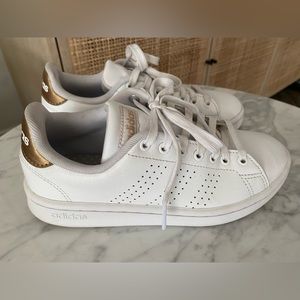 Adidas Women’s Advantage Sneaker